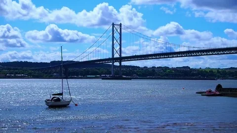 Forth Road Bridge and a small boat, Scotland 库存影片 81980048
