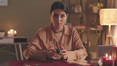 Fortune Teller with Crystal Ball Predicting Future Vídeos de archivo 201299781