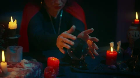 Fortune-teller working with crystal ball gazing, predicting future, witchcraft Vídeos de archivo 170818647