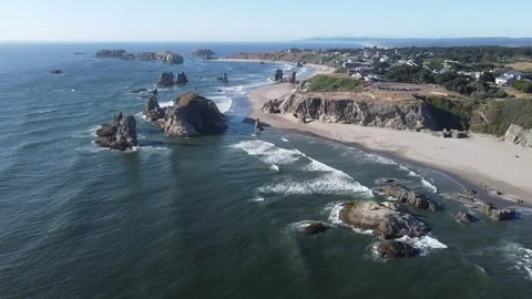Forward Aerial View of All Formations in Face Rock Park in Bandon Beach, Oregon 库存影片 226114598