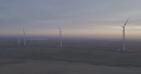 Forward Drone Approach to Kochubeyevskaya Wind Farm at Sunset, Russia Vídeo Stock 344034957