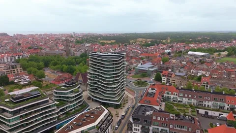 Forward Drone Flight Around Modern Penthouse Tower in Knokke | FlyLens 4K Stockbeeldmateriaal 309206308