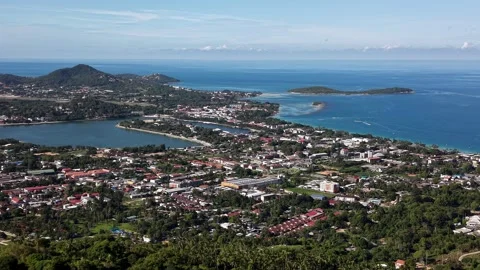 Forward Drone Flight Over Koh Samui Town and Coastline Thailand Vidéo 337345183