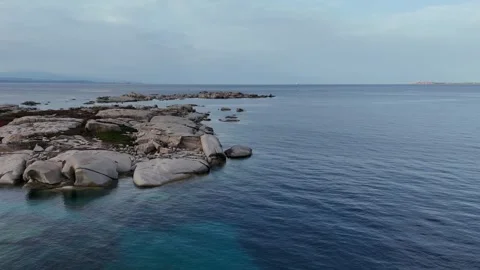 Forward Drone Over Gentle Waves and Sunlight Vídeo Stock 333184792