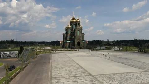 Forward Flight Toward the Temple Video stock 321613584