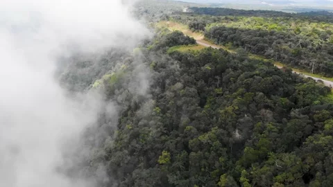 Forward Flying Drone Shot Showing Hills With Moving Clouds, Atop Bokor Vidéo 166879186
