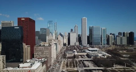 Forward tilt down michigan ave Video stock 87270142