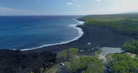 Forward tracking Aerial view of Pohoiki Black Sand Beach,Big Island,Hawaii,usa Vídeo Stock 120771243