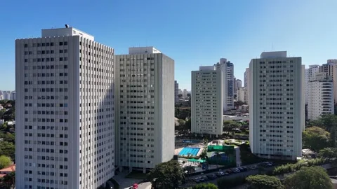 Forward tracking drone shot on a beautiful sunny day with a clear blue sky Vídeo Stock 341669946