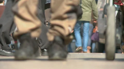 Foule slo-mo defocus 2 Stock Footage 2923882