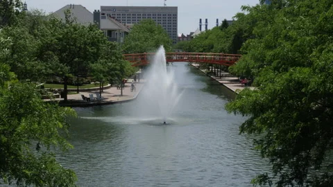 Fountain and Canal 스톡 동영상 159620341