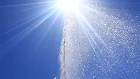 Fountain and Rays of Sunlight Stockbeeldmateriaal 330454942