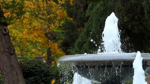 Fountain and wind Video stock 83686933