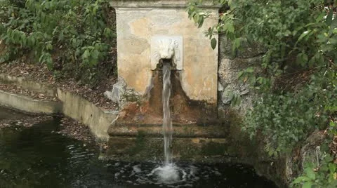 A fountain the Bardini gardens of Florence. Stock Footage 11520175
