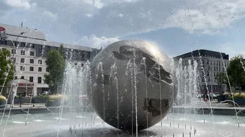 Fountain in Bratislava summer Video stock 313962413