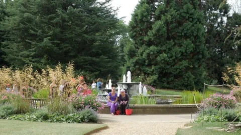 Fountain at the Cambridge Botanic Gardens Stock Footage 115196864