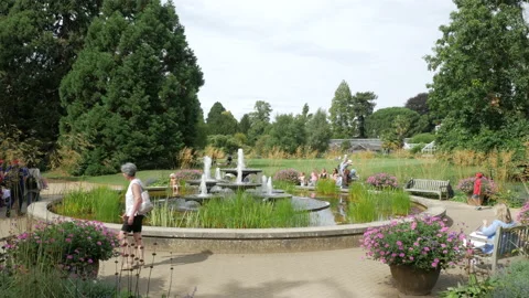Fountain at the Cambridge Botanic Gardens Stock Footage 154662934