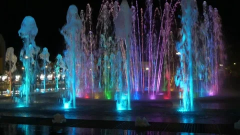 A fountain in the central square of a large city. Stock Footage 282866625