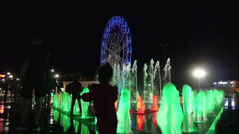 A fountain in the central square of a large city. Stock Footage 282866996