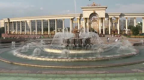 Fountain in the city Stock Footage 10734061