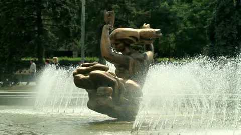 Fountain city Vídeos de archivo 11299993