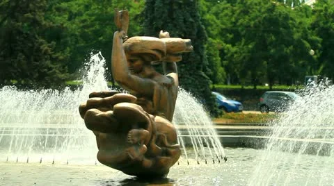 Fountain city Video stock 11300057