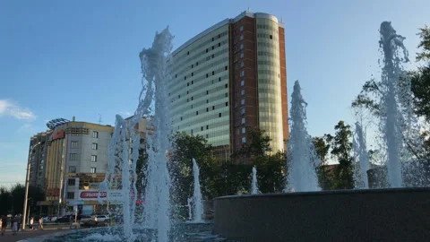 A fountain in a city Stock Footage 93357846