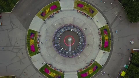 Fountain clock on Lenin Square in the city of Ufa. Stock Footage 155855075