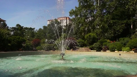 Fountain in downtown. Video stock 79842981