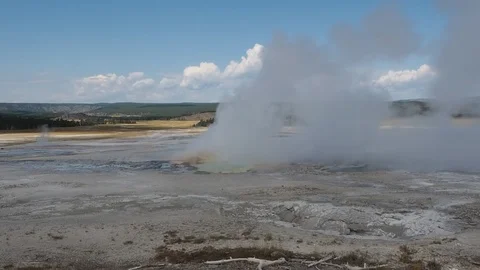 Fountain Flat Drive Stock Footage 115786923