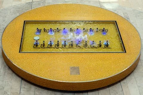 Fountain on the floor. Фото