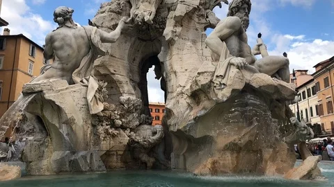 Fountain of the Four Rivers, Rome 動画素材 100448112