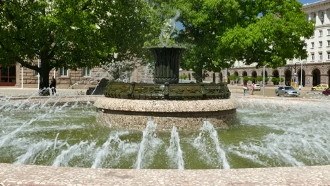 Fountain in front of The Presidency building in Sofia, Bulgaria at daylight.. Stockbeeldmateriaal 152631114