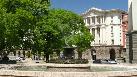 Fountain in front of The Presidency building in Sofia, Bulgaria at daylight.. Stockbeeldmateriaal 152631504