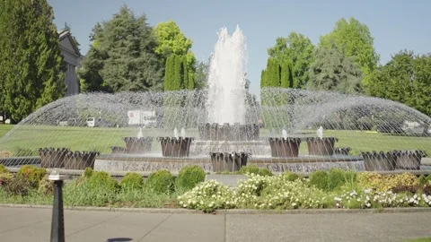 Fountain Medium Shot While Zooming In Video stock 292853630