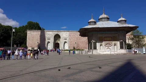 Fountain at the mosque of Sofia in Istanbul. Turkey. 4K. Video stock 82672191