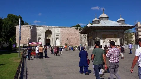 Fountain at the mosque of Sofia in Istanbul. Turkey. 4K. Video stock 82672206