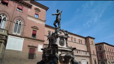 Fountain of Neptune side static 2The Fountain of Neptune in Bologna, static shot Stock Footage 160442621