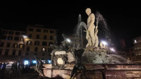 Fountain of Neptune - Statue in Piazza at Night Stockbeeldmateriaal 330198809