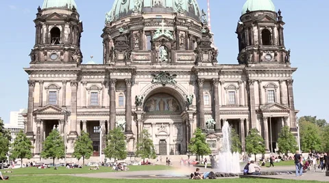 Fountain next to Berlin Cathedral Stock Footage 38557451
