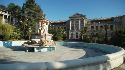 Fountain in the old Palace Video stock 81568374
