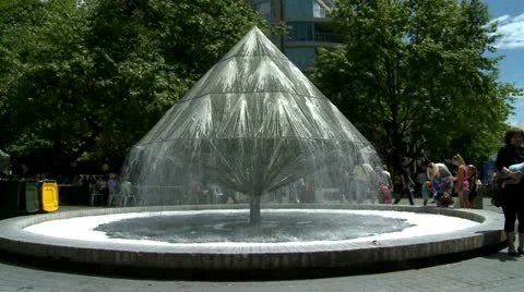 Fountain in a parc Stock Footage 10819380