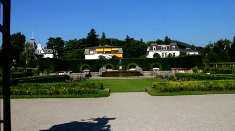 Fountain in the park of roses. Germany, Baden-Baden. 스톡 동영상 43147406