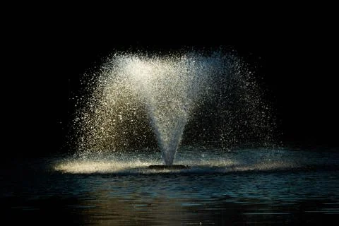 Fountain in Pond 스톡 사진