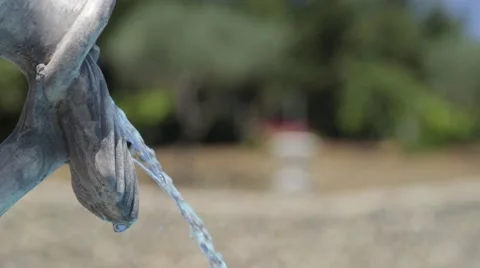 Fountain in the pool Video stock 40052659