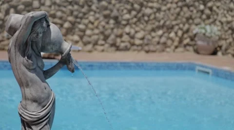 Fountain in the pool Video stock 40052667