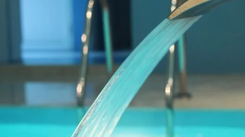 The fountain in the pool. Stock-Footage 58291357