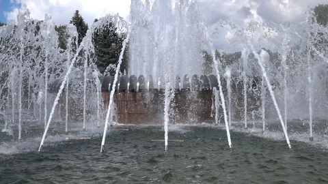 Fountain in Slow Motion. 스톡 동영상 98407393