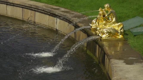 Fountain with statues slow motion 库存影片 49198862