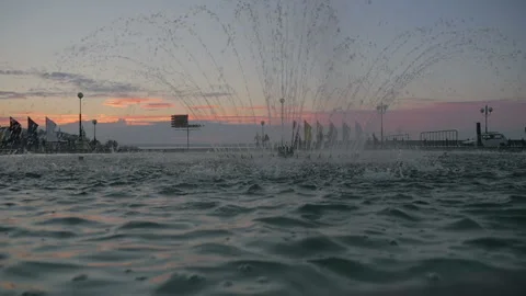 Fountain at sunset. 動画素材 87874588